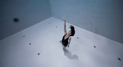 Artist Performs Stunning Underwater Choreography In The Worlds Deepest