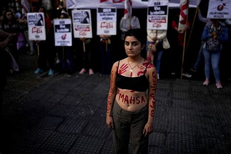 In Photos Women Activists Across The World Express Solidarity With