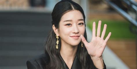 She debuted in cable channel tvn's sitcom potato star 2013qr3. ¿Eres fan de Seo Ye ji? Entonces tienes que verla aquí ...
