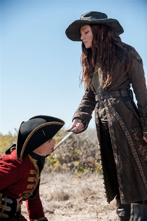 Costumes Coats And Cloaks Clara Paget As Anne Bonny In Black Sails Black Sails Anne Bonny
