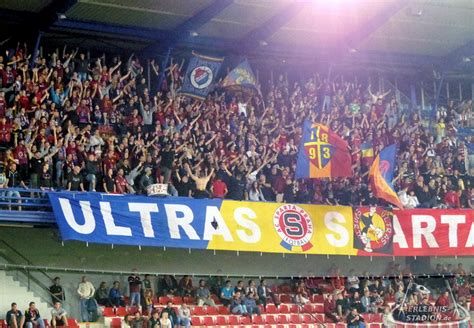 Stadion pro 20 tisíc, kam chodí průměrně pod 10. AC Sparta Praha vs FC Banik Ostrava 15.08.2014 | Spiele ...