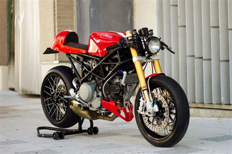 I Spry Cohn Racers ‘agile Ducati S2r Cafe Racer Pipeburn