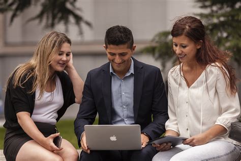 Du möchtest nicht mit 1000 anderen in einer vorlesung sitzen und auch keine 3 wochen auf den nächsten termin bei. HDBW quality standards for dual studies - ApprenticeshipQ