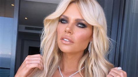 Sophie Monk Removes Love Island Host From Instagram Bio Daily Telegraph