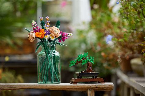 This simple lego flower tutorial is the perfect spring creation for your little lego lover. LEGO 10280 Flower Bouquet en LEGO 10281 Bonsai Tree kopen ...