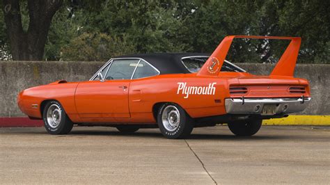 I don't doubt the racing version can go 220 mph, the dodge charger daytona and plymouth roadrunner superbird were so fast, they were eventually banned from nascar. 1970 Plymouth Hemi Superbird 426/425 HP, Highly Optioned ...