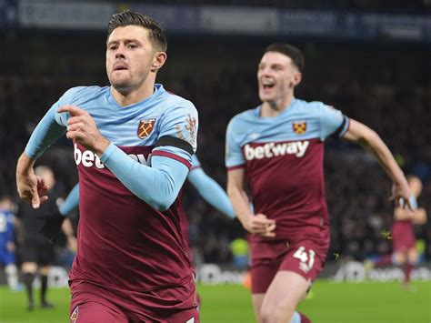 Chelsea Vs West Ham Result Aaron Cresswell Leads Crucial Derby Win The Independent The
