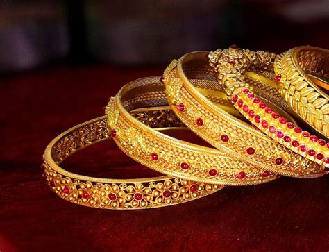 traditional beautiful gold bangle designs dhanalakshmi jewellers