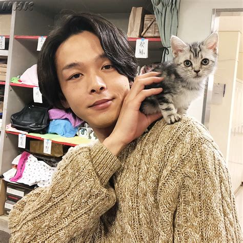 中村倫也は浜辺美波をポイ捨てか。菅田将暉のバーターから大出世、佐々木希や松本まりかも虜にする「共演者キラー」 エンタメ 2021.05.04 0 by tututu シェア 0 ツイート 0 はてブ 0 pocket 主役から脇役までさまざまな作品に出演. 中村倫也に彼女はいる？かわいい画像まとめや結婚の噂も ...