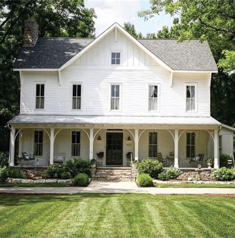 The Best Classic White Farmhouse Inspiration White Farmhouse Exterior