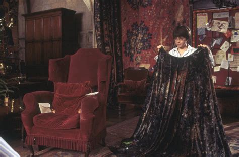 7 Times Harry’s Invisibility Cloak Came In Handy Wizarding World