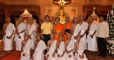Rescued Thai Boys To Be Ordained As Novice Buddhist Monks Huffpost