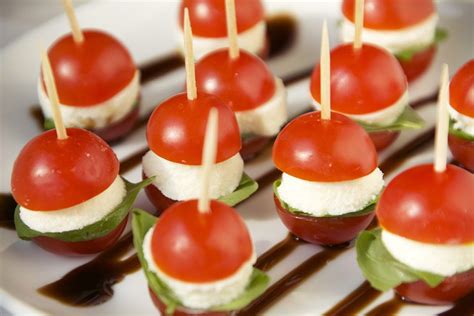 72 with 154 ratings and reviews. Caprese Sliders … | Mini appetizers, Appetizers easy
