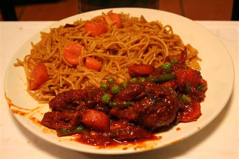 Jika maggi mee cepat di masak tapi jenis begini harus lah tunggu kejap. Spaghetti Goreng & Ayam Masak Merah | Spaghetti Goreng ...