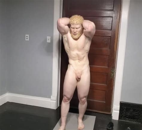 Hunks Jerking Albino Bodybuilder Poses Thisvid Com