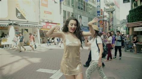 Charli Xcx S New Boom Clap Video Is All About The Nipples Directlyrics