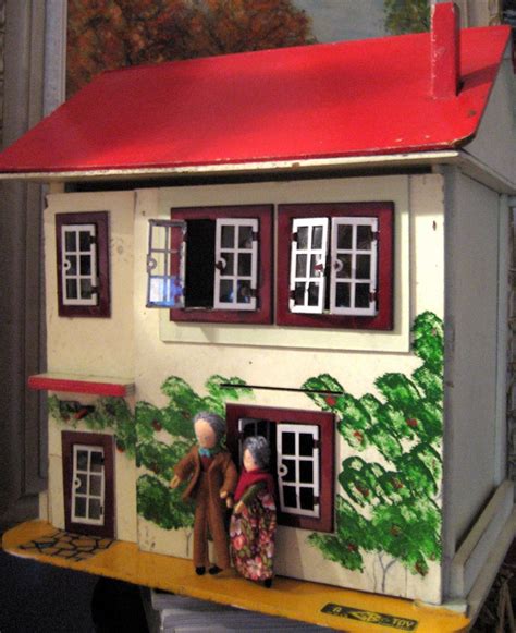 Susans Mini Homes Dolls House Evolution Antique Dollhouses