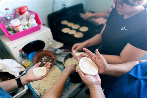 A Taste Of Home For Asylum Seekers El Salvadors Perfect Pupusa