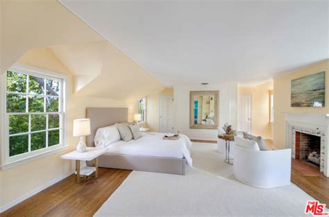 Val Kilmer And Faye Dunaways Former Beverly Hills Home Is Back On The