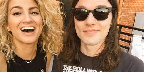 Tori Kelly James Bay Have Fun Twitter Q A After Grammys Rehearsals