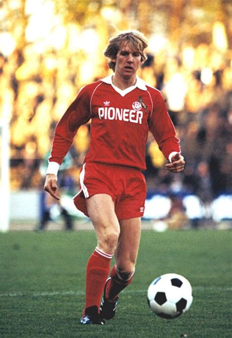 Noordbrabantse bekende nederlanders zijn er ook op het gebied van zang, dans en. Pin van GREATEST FOOTBALL/SOCCER PAGE op Bernd Schuster