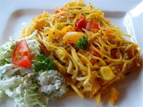 Variation von spaghettikuchender leckerste ever rezept spaghettikuchen, spagettikuchen. Spaghetti vom Blech von annett-dm | Chefkoch.de