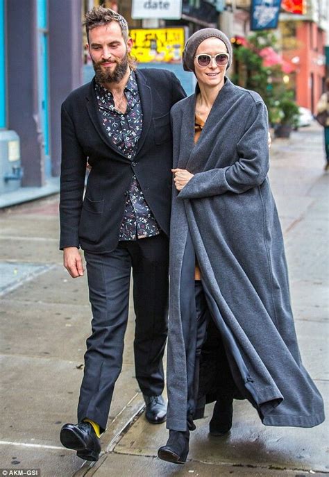 Tilda Swinton And Sandro Kopp More Tilda Swinton Mature Fashion Daily Fashion Stylish Couple