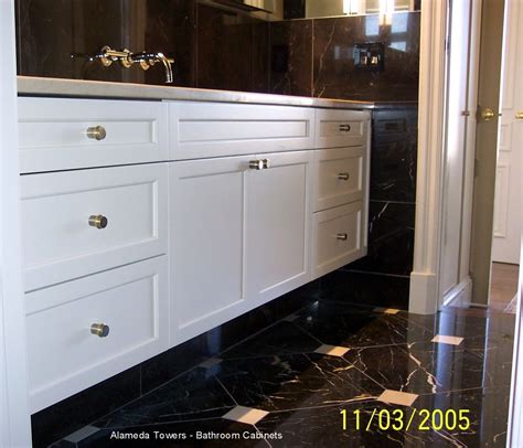 They provide sufficient space to get it's an essential piece of furniture that serves the dual purpose of sink & storage. Traditional Bathroom Vanity | Traditional bathroom vanity ...