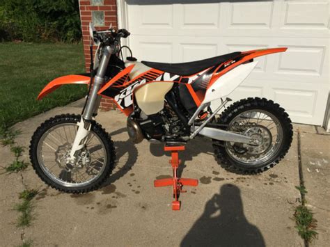 180 mm suspension travel at the fork and 170 mm suspension travel at the rear quickly make it clear that this bike is intended for demanding trail and enduro use. 2012 ktm Xcw 300 dirt bike street legal title NO RESERVE
