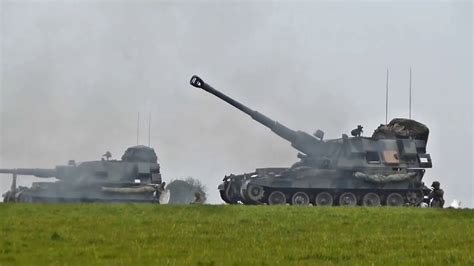 British Army Guns In Action As90 Mobile Artillery Firing Youtube