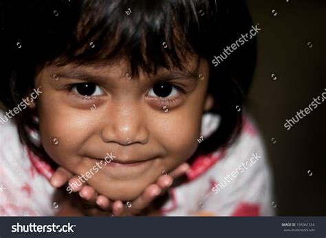 Cute Little Asian Girl Smiling Face Foto Stock 195961334 Shutterstock