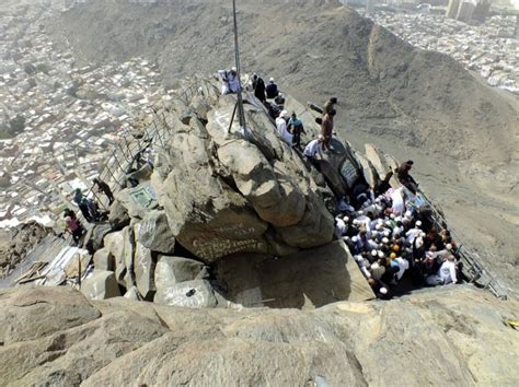 Kisah Tentang Gua Hira Tempat Kali Pertama Nabi Muhammad Menerima