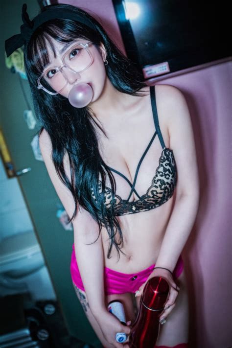 Son Yeeun Bluecake Nude No Panty Set Everia Club