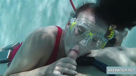 Underwater Blowjob Goes Two Way Xvideos