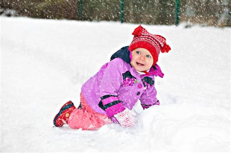 152 Baby Crawling Snow Stock Photos Free And Royalty Free Stock Photos