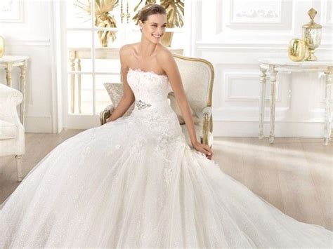 L'espressione di un lusso non convenzionale che coniuga una la storia di una donna elegante e seducente. Pronovias collezione 2014 per gli abiti da sposa | Abiti ...