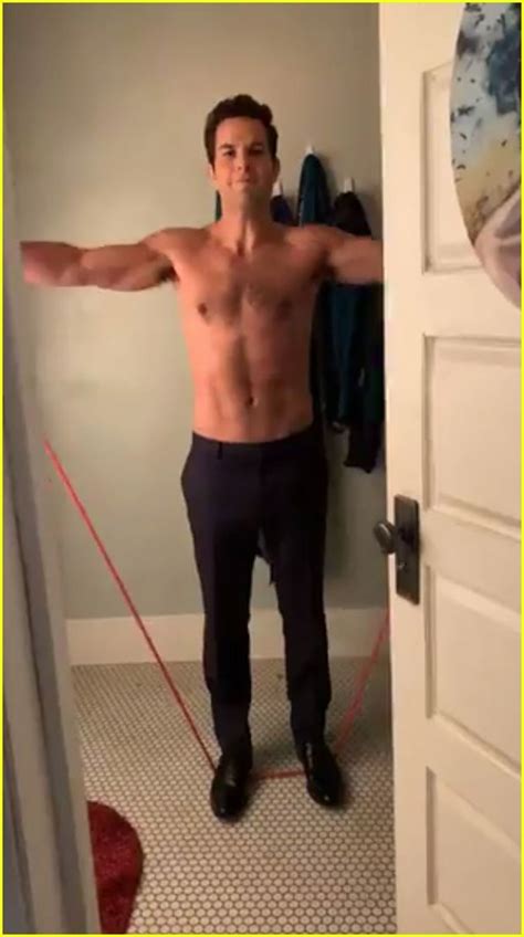 Skylar Astin Flexes His Muscles During Shirtless Scene On Zoeys