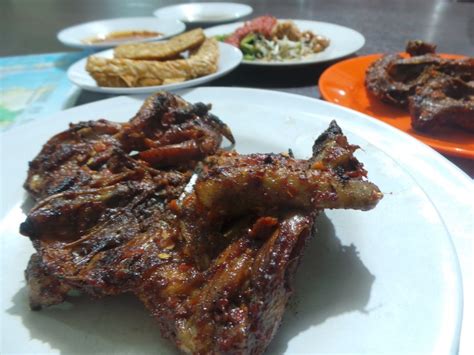 Mau nyobain kuliner khas lombok? Ayam Taliwang, Kelezatan Res | Info Coklat | Sobat ...