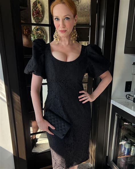Christina Hendricks Hourglass Curves Have Fans Doing A Double Take In