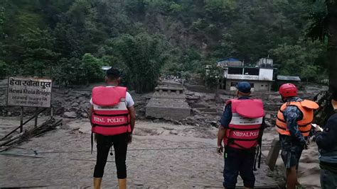 नेपाल में बाढ़ और भूस्खलन से एक व्यक्ति की मौत 25 लापता one dead 25 missing in nepal floods