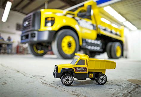 In Pictures Fords Tonka Inspired F750 Super Duty Construction Week Online