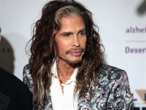 Vocalista Do Aerosmith Steven Tyler é Indiciado Formalmente Por Abuso Sexual Gente Jornal Vs