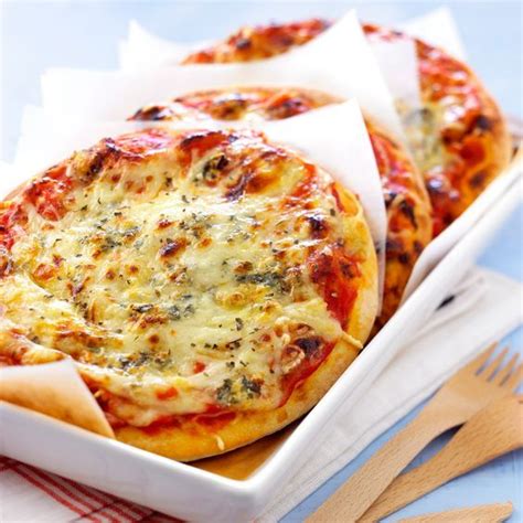 Pizza Aux 4 Fromages Recettes De Cuisine Cuisine Recette Pizza
