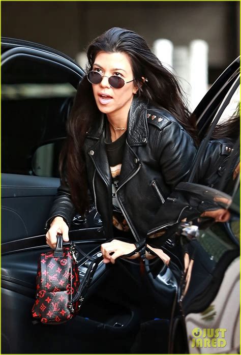 Video Kourtney Kardashian Works Off Her Anxiety At The Gym Photo 3843647 Kourtney Kardashian