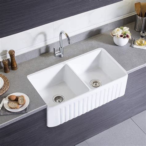 10 Options Of Porcelain Kitchen Sinks That Look Nice