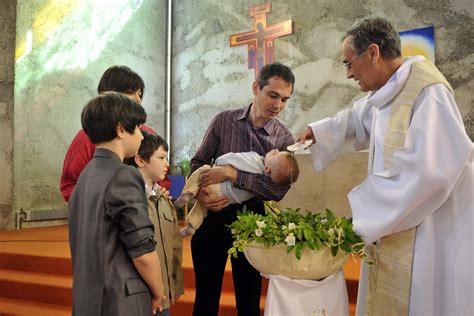 Pourquoi Baptiser Les Petits Enfants Liturgie Catholique