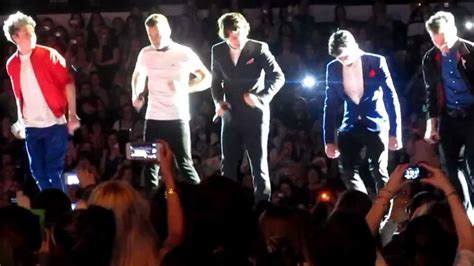 One Direction Dancing In Cardiff Youtube