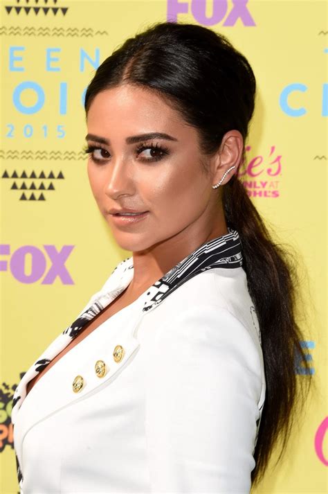 Shay Mitchell Showing Huge Cleavage At The 2015 Teen Choice Awar Porn Pictures Xxx Photos Sex