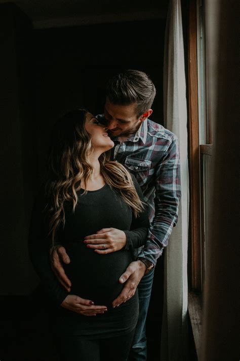Maternity Couple Indoor Lifestyle Indoor Maternity Photography Diy