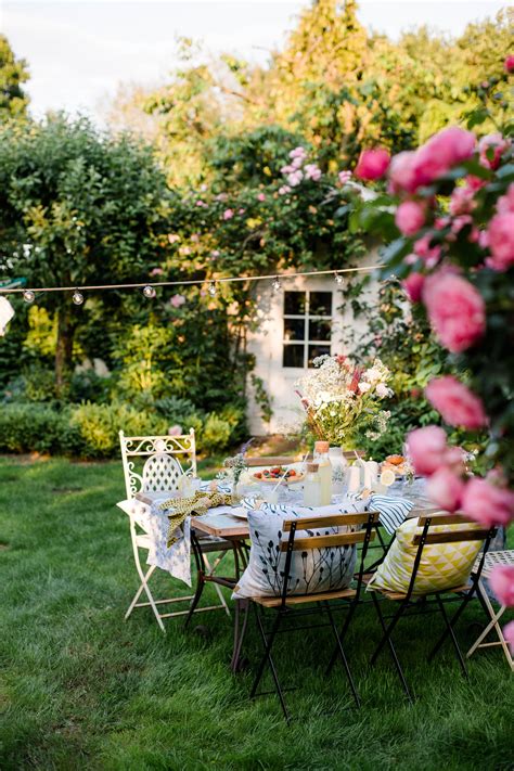 Auch speziell zu midsommar (der mittsommernachtswende) in skandinavien üblich sind und wir ihr diese. Servietten, Tischläufer und Co. für ein schönes Midsommar ...